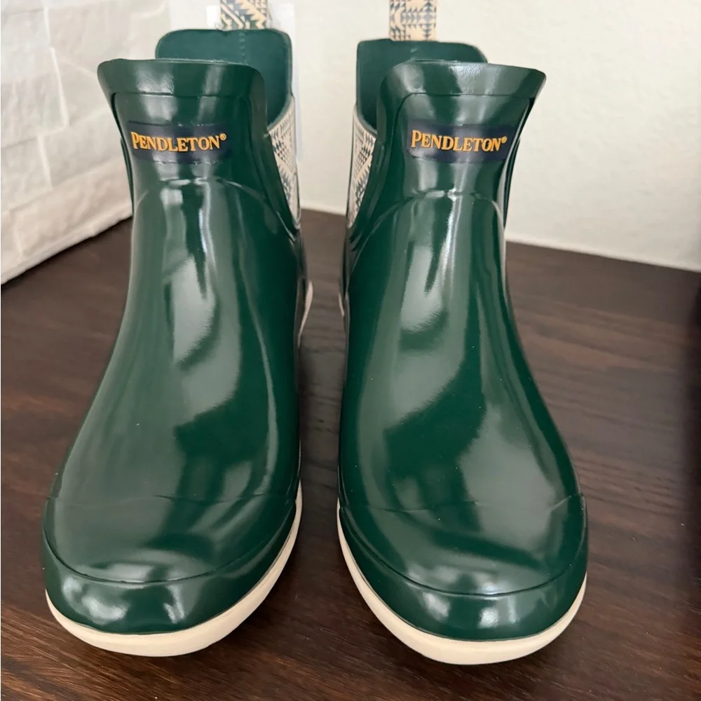 PENDLETON WOMEN'S SMITH ROCK GLOSS CHELSEA RAIN BOOTS! Size 7